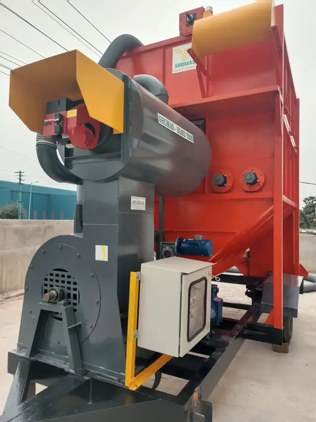 Close-up of heavy duty blower on Shomas mobile maize dryer